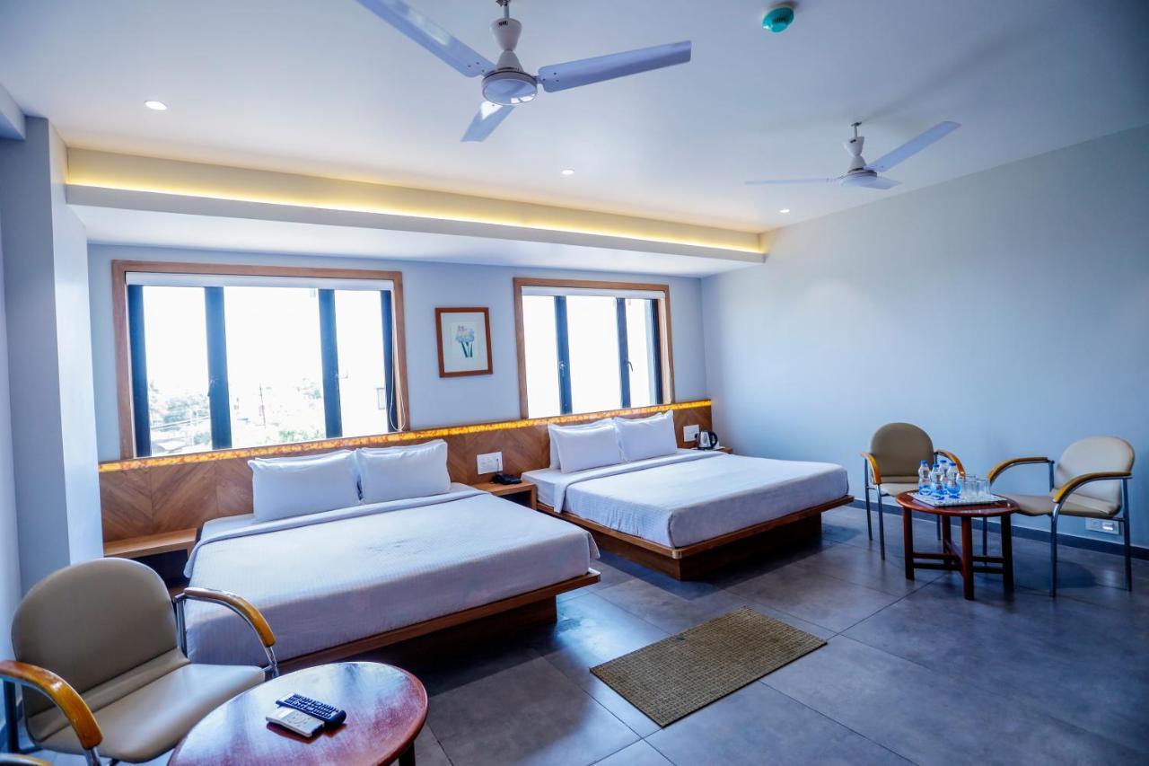 Hotel Om Somnāth Buitenkant foto