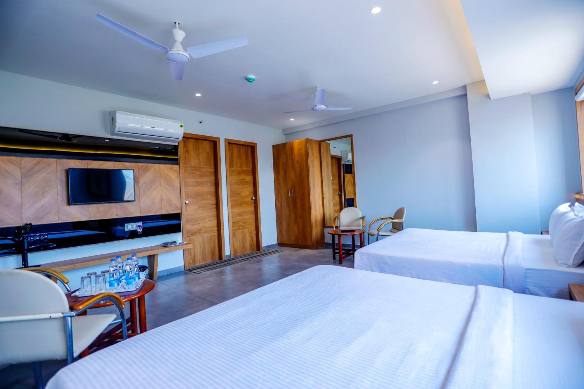 Hotel Om Somnāth Buitenkant foto