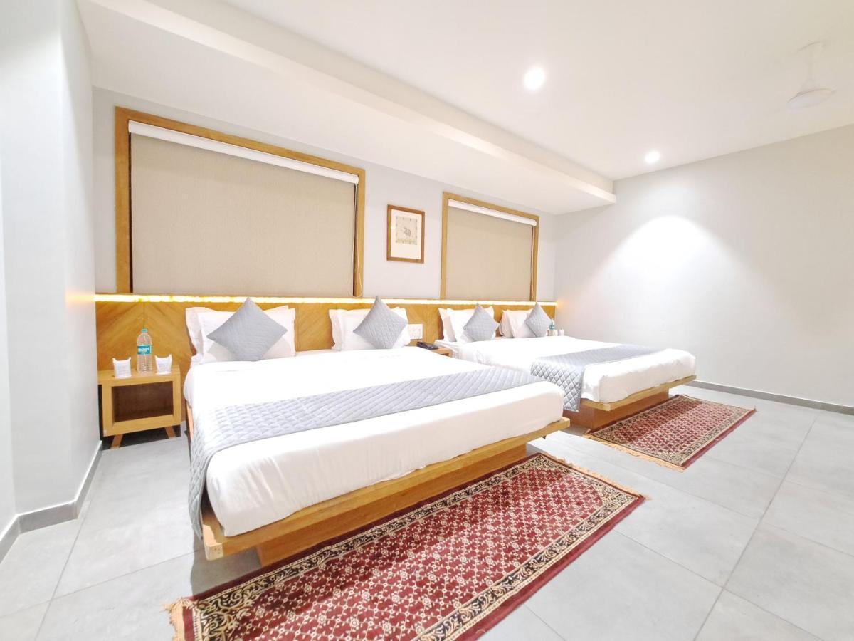 Hotel Om Somnāth Buitenkant foto