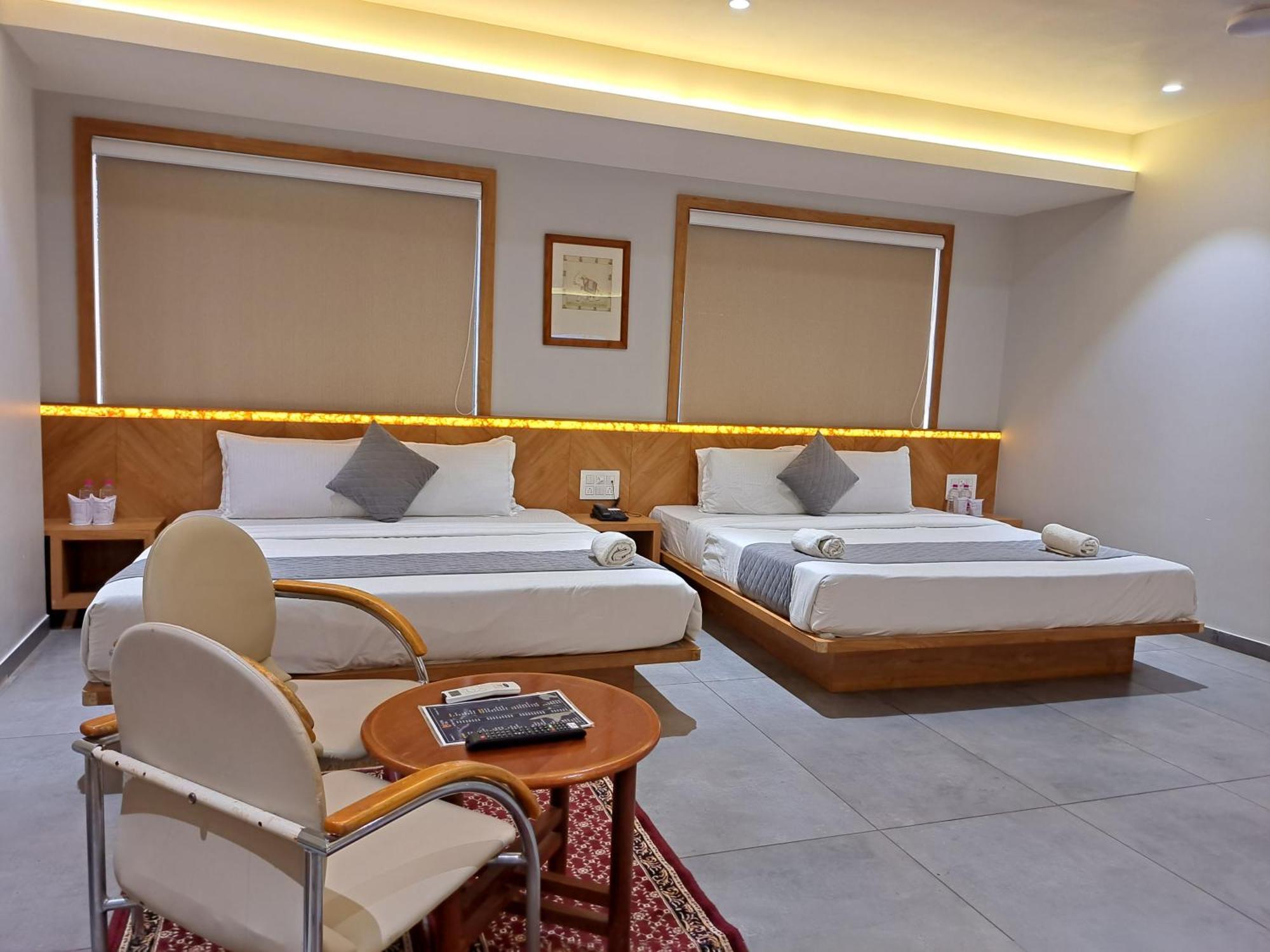Hotel Om Somnāth Kamer foto